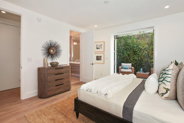 1132 Green Street - Image 4