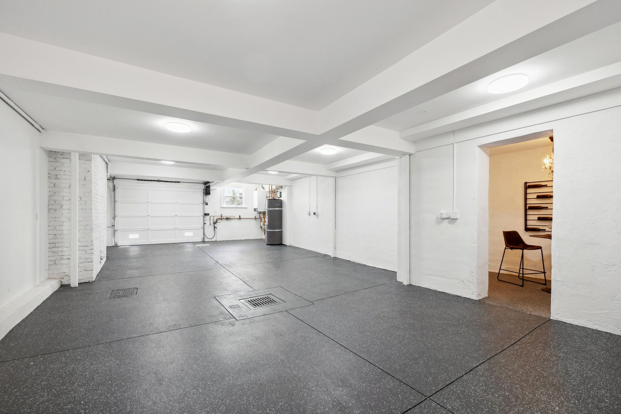 2008 Vallejo Street - Image 17